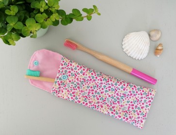 Atelier enfant création d'un étui à brosse à dent