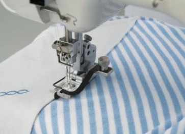 Pied avec guide au milieu